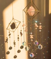 Magnifiques attrape-soleil en cristal et métal, décorations suspendues élégantes pour fenêtres, décoration de maison et de jardin, fabriquées à la main en Inde.