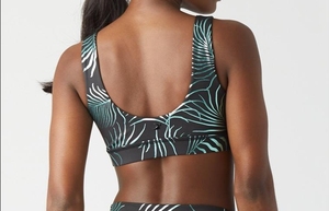 Soutien-gorge de sport à imprimé tropical pour femme, avec rembourrage et design sans couture, idéal pour le yoga, la gym et les tenues de sport. - Product Image 6