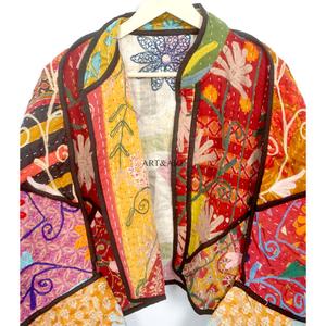 Chaqueta Kantha para Mujer al por Mayor, Hecha a Mano en India, Estilo Bohemio Bordado con Cierre Abierto, Chaquetas Modernas con Estampado Floral - Product Image 4