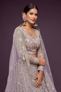Ensemble Lehenga Choli en tulle brodé de pierres lourdes de couleur lilas, tenue de mariée traditionnelle ethnique pour femmes indiennes et pakistanaises - Product Image 2