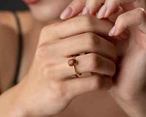 Bague en pierre de soleil en argent sterling 925 plaqué or 14 carats Vermeil, pierre précieuse marron étincelante, aspect pierre de soleil, délicate, faite à la main - Product Image 3