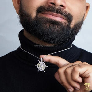 Collier pendentif boussole personnalisé en argent sterling 925 avec détails pavés de diamants moissanite - Product Image 4