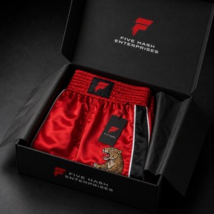 Pantalons de kick-boxing modernes conçus pour la force, la flexibilité et un confort respirant, fabriqués avec des matériaux durables et de qualité supérieure. - Product Image 6