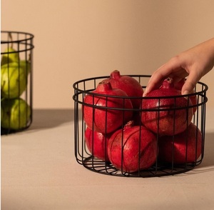 Élégante corbeille à fruits en métal à structure ouverte pour une meilleure circulation de l'air et une meilleure conservation des produits frais - Product Image 5