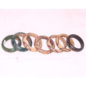 Bracelet manchette en bois naturel fait main, design naturel, bijou en bois pour femme, bracelet manchette large en bois, bracelet tendance - Product Image 2