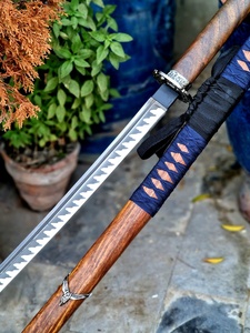 Edelstahl-Katana-Schwert mit Holzgriff Gezahnte Klinge 96cm Gerade Rückseite Industriequalität OEM 3 Jahre Garantie - Product Image 6