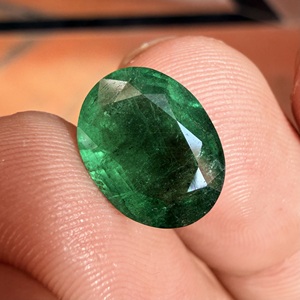 Piedra Preciosa de Esmeralda Zambiana Natural de 3.82 Quilates, Corte Ovalado Verde Intenso, Facetada, Suelta, para Joyería - Product Image 1