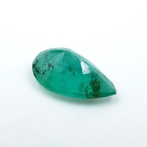 HAYAAT GEMS Esmeralda Zambiana de 1.70ct, Corte Esmeralda Verde, Facetada en Forma de Pera, 10.5x6.4x4.5MM para Joyería - Product Image 3