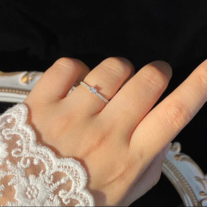 Bague de fiançailles solitaire classique en diamant rond avec pavé, plaqué or 18 carats, pour bijoux de mode féminins - Product Image 3