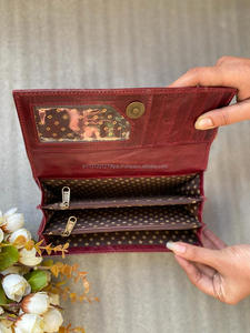 Carteras informales de cuero auténtico Crunch hechas a mano para mujer, cartera de mano de cuero Vintage marrón, monedero elegante con asa superior multiusos - Product Image 6