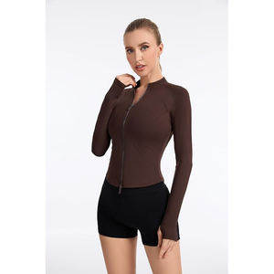 Veste de yoga ajustée et flexible pour femme, en nylon, athlétique, extensible, respirante, légère, avec fermeture éclair - Product Image 3