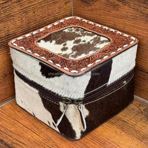 Hand Tooled Leather Travel Jewelry Case Genuine Cowhide Leather Jewelry Box Easy Storage Organizer Fashion case for Women's - Product Image 4