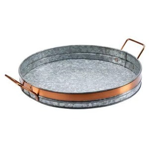 En oferta: Bandeja rústica de metal galvanizado estilo granja, perfecta para servir en la cocina del hogar, bellamente elaborada por KRAFT WORLD. - Product Image 1