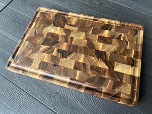 Tabla de cortar rectangular de madera con diseño de agarre fácil - Product Image 5