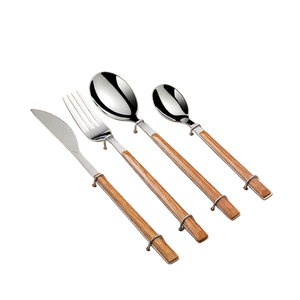 Ensemble de couverts 4 pièces avec manches en bois, acier inoxydable poli miroir, couteau, fourchette et cuillère, pour restaurant et hôtel - Product Image 1
