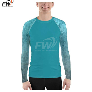 Rashguard de compresión de manga larga para hombre con paneles laterales, sublimado con logo personalizado al por mayor para MMA y BJJ. - Product Image 3