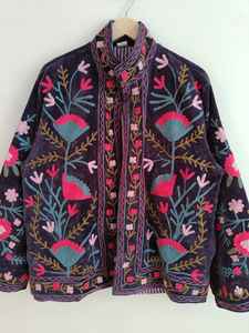 Chaqueta Bomber Corta de Terciopelo Bordada Suzani, Hecha a Mano, Vintage, Reversible, Ecológica, Estilo Boho Hippie, Regalo para Ella - Product Image 2