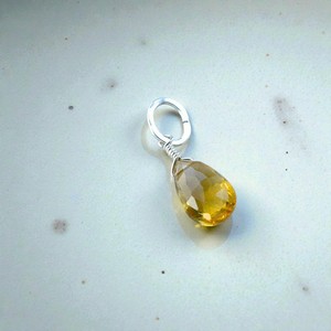 Pendentif en préhnite naturelle à facettes en forme de poire, plaqué or 14 carats, enroulé de fil d'argent, pierre précieuse verte, bijou religieux porte-bonheur - Product Image 5