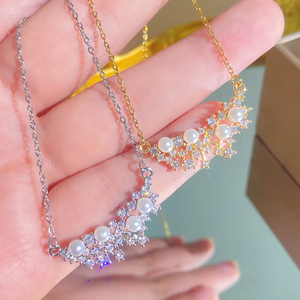 Collier Nuages pour femme en acier inoxydable 304 plaqué or 0,03 µm avec incrustation de perles sur chaîne câblée - Product Image 2