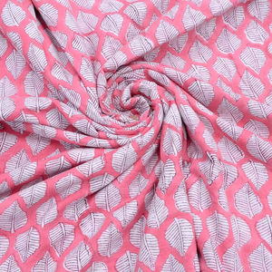 Tissu 100% coton doux et pur à imprimé floral pour vêtements - Robe indienne pour robes, rideaux, vêtements de nuit, jouets - Léger - Product Image 2