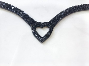 Cabestro de cuero genuino Rub International con diseño de corazón de diamantes de imitación negros y tachuelas doradas, estilo silla de montar inglesa, personalizable - Product Image 5