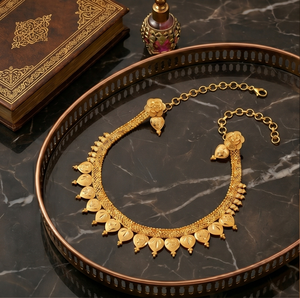 Collar con Colgante de Corazón Ajustable, Chapado en Oro, para Mujer, de Divyoro, Ideal para Bodas y Todas las Ocasiones - Product Image 4