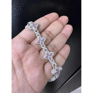 สร้อยข้อมือเทนนิสทรงผีเสื้อชุบทองคำสีโรสโกลด์สุดหรู ประดับเพชรเลี้ยงสีชมพูและสีขาวระยิบระยับ สำหรับผู้หญิงใส่ไปงานปาร์ตี้ - Product Image 1