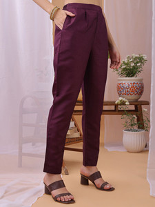 Ensemble Kurta en soie brodée violette avec pantalon et dupatta, vêtements décontractés pour femmes, style traditionnel indien pakistanais, longueur genou, coupe classique - Product Image 6