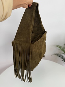 กระเป๋าสะพายข้างทรงถังแบบมีพู่หนังกลับสไตล์วินเทจโบโฮ - Product Image 5