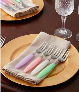 Fourchettes à fruits en acier inoxydable avec manches en plastique rose, blanc et vert, finition miroir, design simple pour les fêtes - Product Image 2