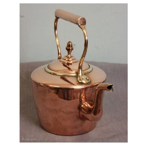 Tetera de metal con diseño martillado en cobre, ideal para la mesa de comedor tradicional o como pieza central decorativa para el hogar, a precios bajos. - Product Image 3