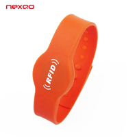 Bracelet en silicone NFC programmable et personnalisable 13,56 MHz, bracelet RFID réglable avec mini-étiquette pour application de carte de visite