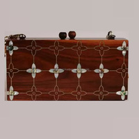 Cadeau de mariage islamique personnalisé nom arabe sacs à main en bois sacs de soirée en tissu boîte blanche pochette pour les mariages musulmans