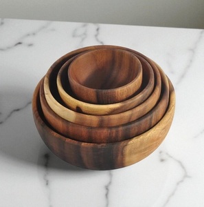 Tazón de ensalada rústico hecho a mano de madera de acacia, decoración de cocina estilo granja, tazón de servir de madera, tazón de ensalada de madera, tazón de cena de madera - Product Image 1