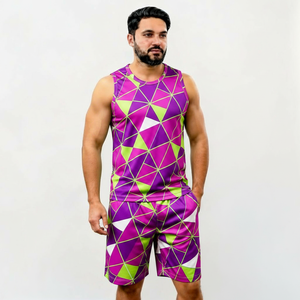Conjunto Deportivo de Verano para Hombre, Camiseta sin Mangas y Pantalones Cortos con Diseño Geométrico en Morado, Rosa y Verde, Cuello Redondo, Tejido de Poliéster de Secado Rápido - Product Image 1
