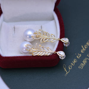 ต่างหูมุกน้ำจืดสีขาวขนาด 11-12 มม. สำหรับผู้หญิง เงินแท้ S925 ชุดเต็ม แสงเงาสวยงาม ตำหนิเล็กน้อย ดีไซน์รูปสามเหลี่ยม แฟชั่นแบบห้อย - Product Image 2