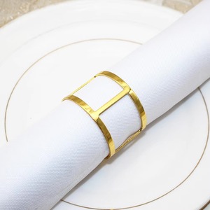 Los anillos metálicos para servilletas ayudan a que las servilletas mantengan su forma de forma perfecta, manteniendo el decoro de la mesa impecable durante toda la experiencia gastronómica. - Product Image 6