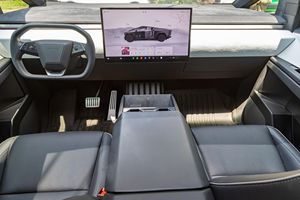 รถมือสองล่าสุดปี 2024 เทสลา ไซเบอร์ทรัค ไซเบอร์บีสต์ พร้อมส่งทั่วโลก - Product Image 2