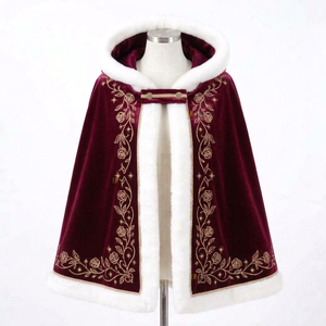Capa de Carnaval para Festivales con Ribete de Piel Blanca y Bordado Plateado, Capa de Disfraz Elegante para Carnaval - Product Image 3