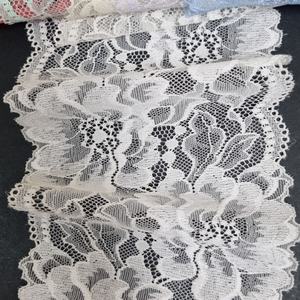 Cinta de Encaje Elástica con Diseño Floral, 13.5cm de Ancho, Ligera, para Lencería, Vestidos y Decoración Nupcial - Product Image 1