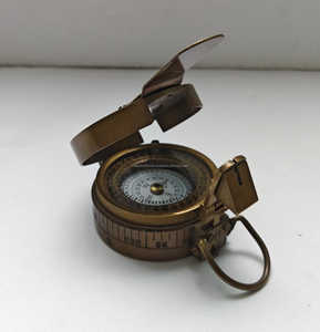 Brújula de Navegación con Cubierta Plegable y Anillo para Colgar, para Campismo, Senderismo, Supervivencia y Decoración - Product Image 6