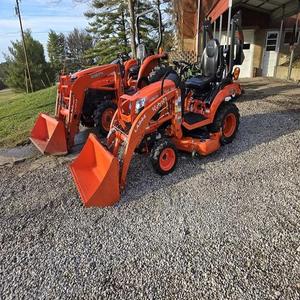 Tractor Compacto Premium para B2301 con Motor Diésel de 40HP, 4WD, Caja de Cambios y Bomba para Agricultura - Product Image 1