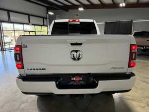 RAM 2500 Crew Cab Cummins 4x4 Usada del 2023 - Product Image 5