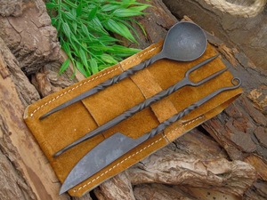 Juego de cubiertos de mesa de acero al carbono OEM/ODM personalizado hecho a mano con cuchillo de chef de hierro de hoja recta y mango ancho negro para uso en cocina - Product Image 6