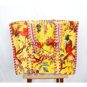 Bolso Tote Grande de Terciopelo Acolchado Hecho a Mano A2ZCraftBazar para Mujer, con Hermoso Patrón a Rayas, Cierre de Cremallera y Asa Larga para Compras - Product Image 5