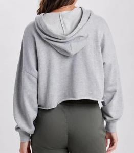 Sudadera con capucha Beautifully Broken Rose Crop - Product Image 6