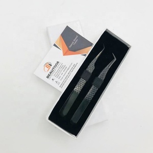 แหนบต่อขนตาแบบมืออาชีพ MOQ ต่ำ รับทำโลโก้  ด้ามจับเพชรพลาสม่าสีดำ สแตนเลสสตีล ยี่ห้อ Beautivia International - Product Image 1