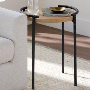 Table d'appoint moderne en fer avec plateau en bois, idéale pour les décors contemporains aux lignes épurées et à la forme fonctionnelle - Product Image 2