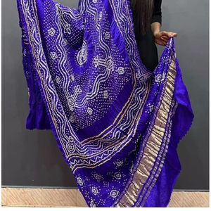 Dupatta de fiesta de seda Gaji pura con estampado bandhani - Product Image 1