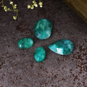 Pierre précieuse en émeraude verte teinte de forme ovale en vrac pour la fabrication de bijoux, prix d'usine - Product Image 3